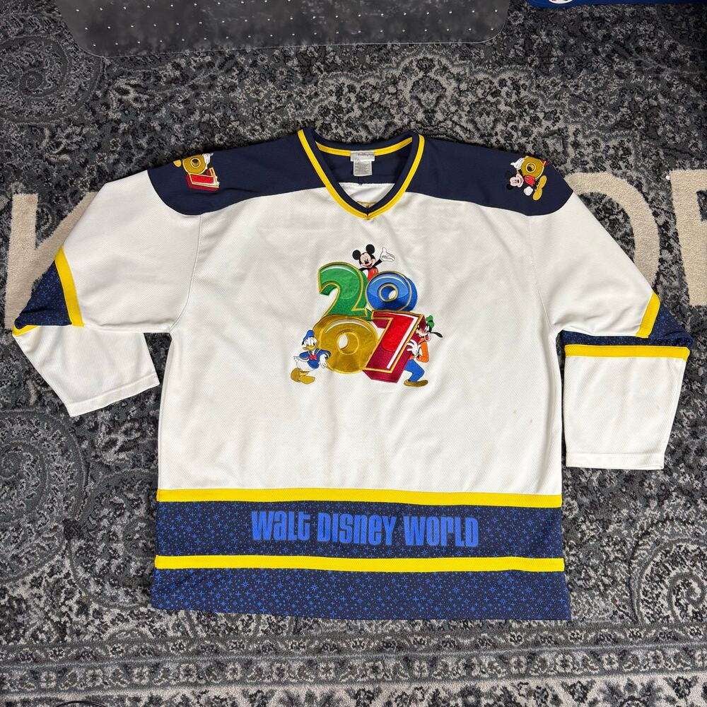 Disney Hockey‎ Jersey 2007 World Mickey Goofy Donald Duck Men’s Sz 2XL Preowned